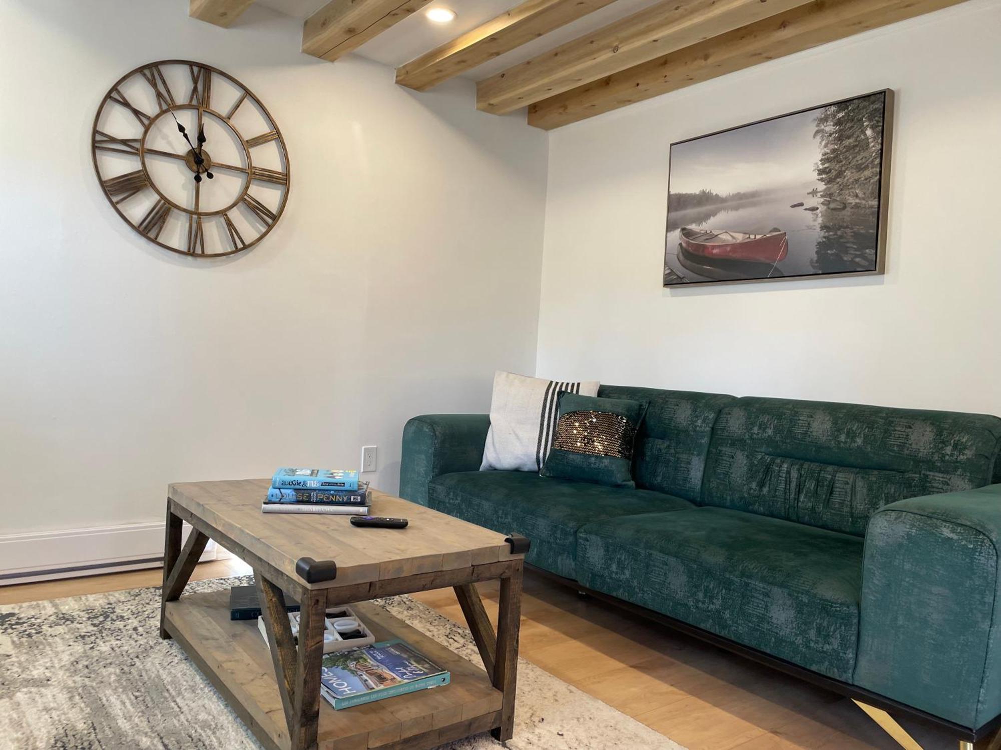 Cozy Cottage Style House Кичънър Екстериор снимка